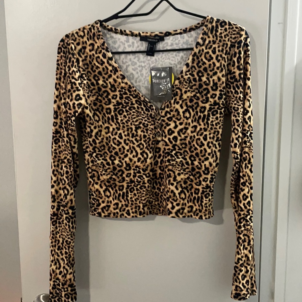 Long sleeve cheetah crop top,  Forever 21, size M